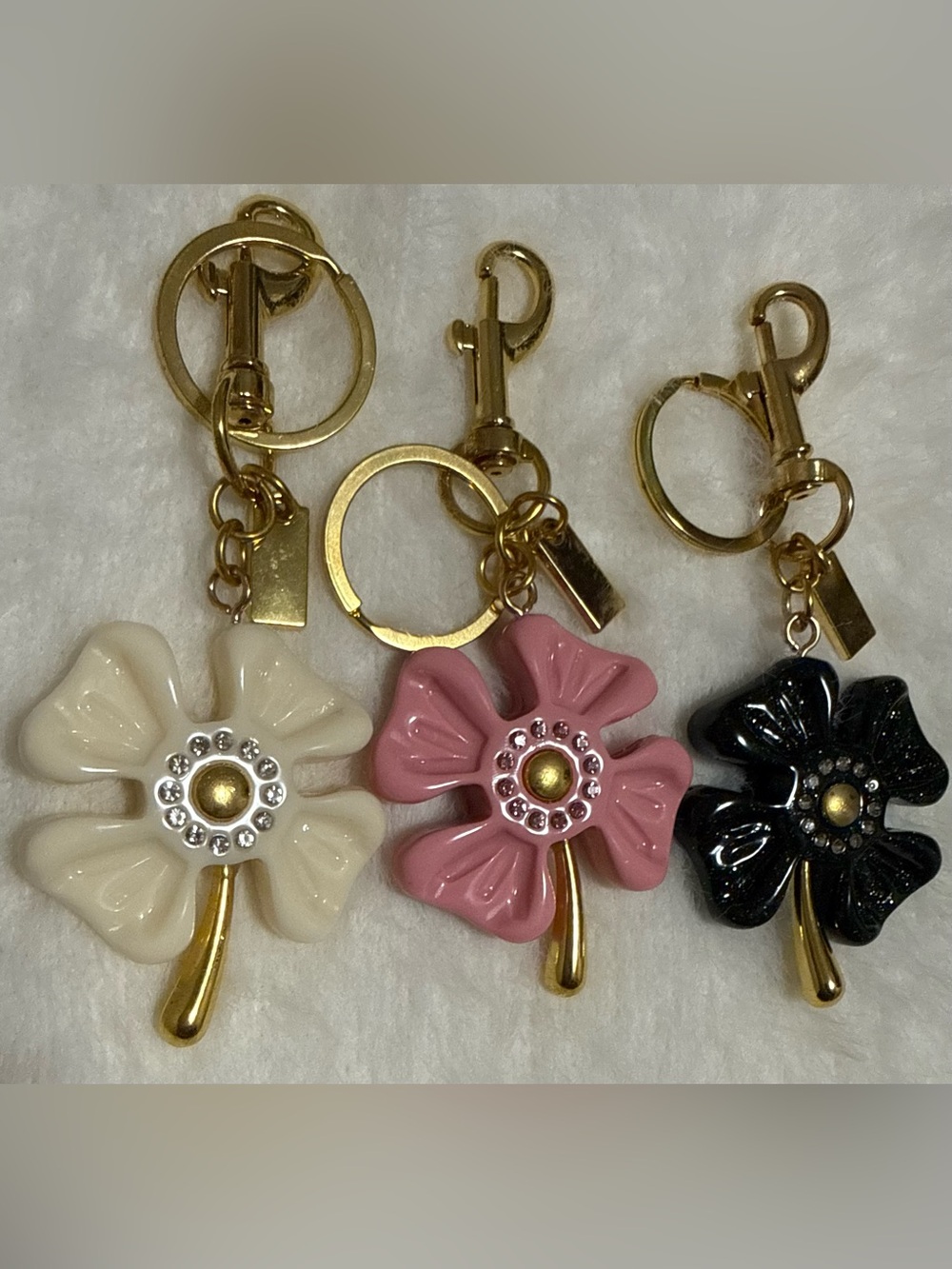 Gold-tone Flower Keychain Charm - Picture 4 of 5